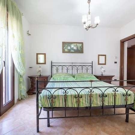 Bello E Confortevole Appartamento